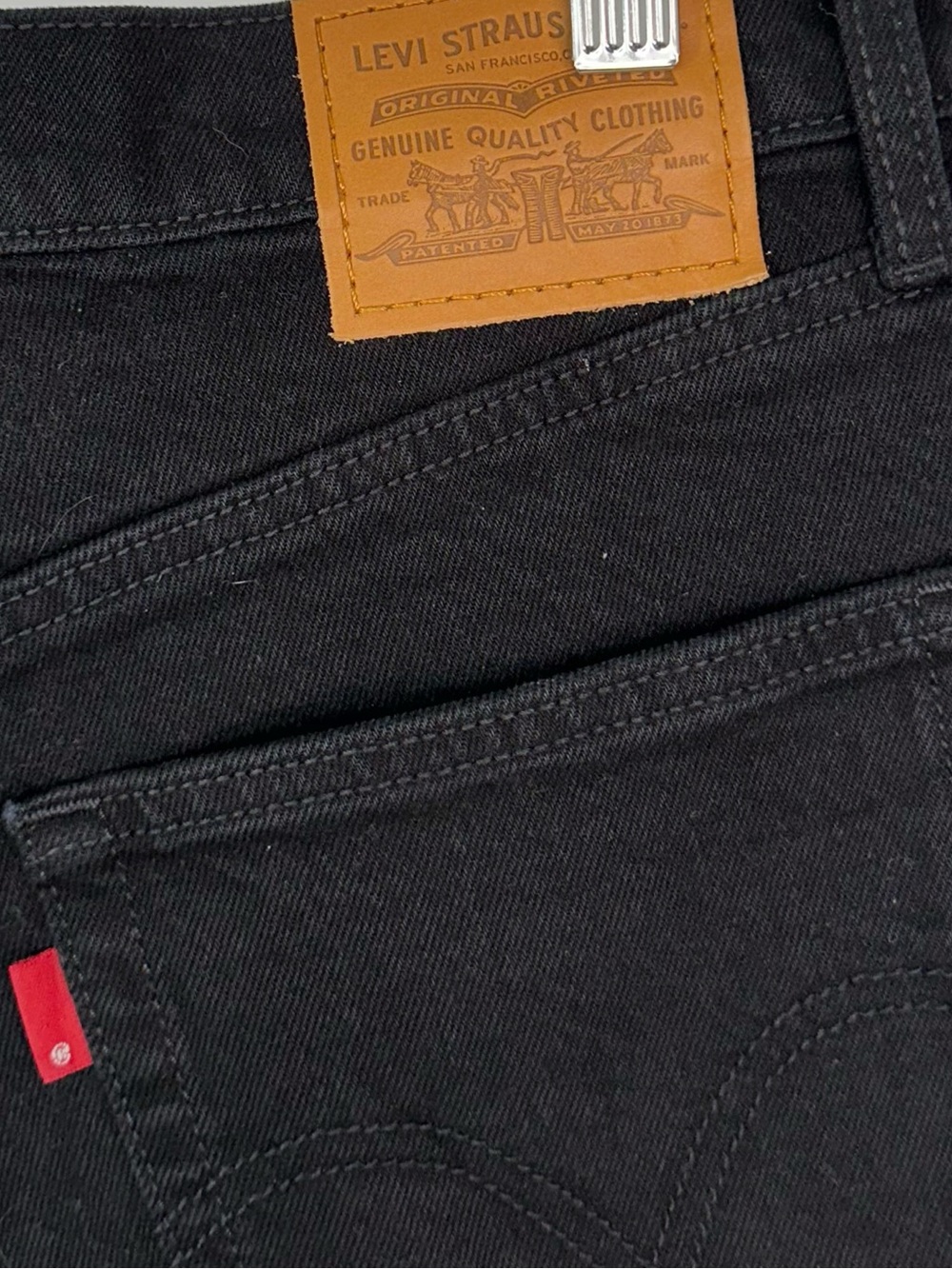Levi’s Ribcage Short - Picture 13 of 14